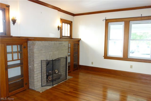 34 E Rosewood Avenue, Akron, OH 44301