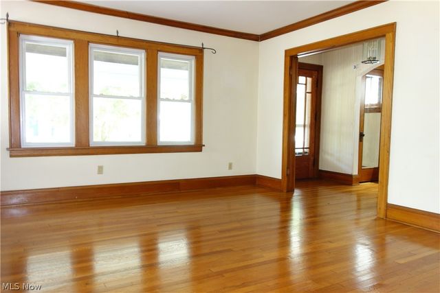 34 E Rosewood Avenue, Akron, OH 44301