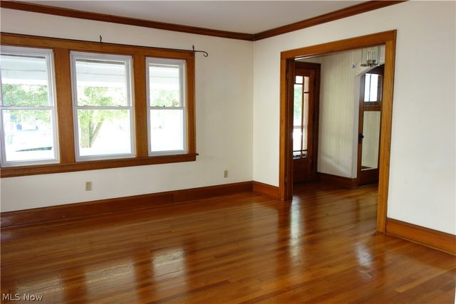 34 E Rosewood Avenue, Akron, OH 44301