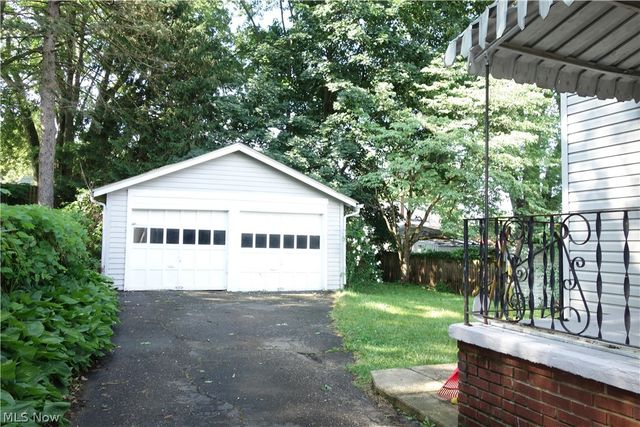 34 E Rosewood Avenue, Akron, OH 44301