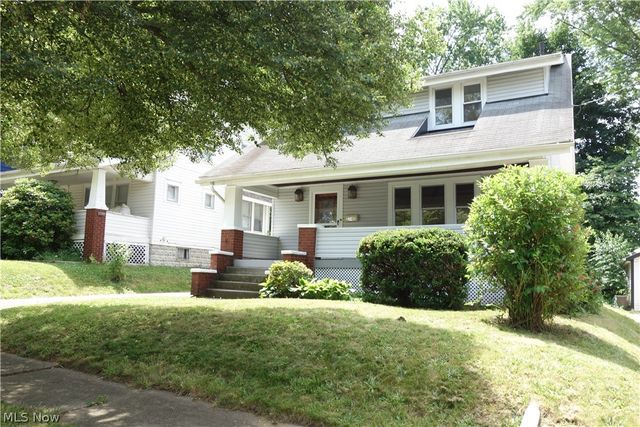 34 E Rosewood Avenue, Akron, OH 44301