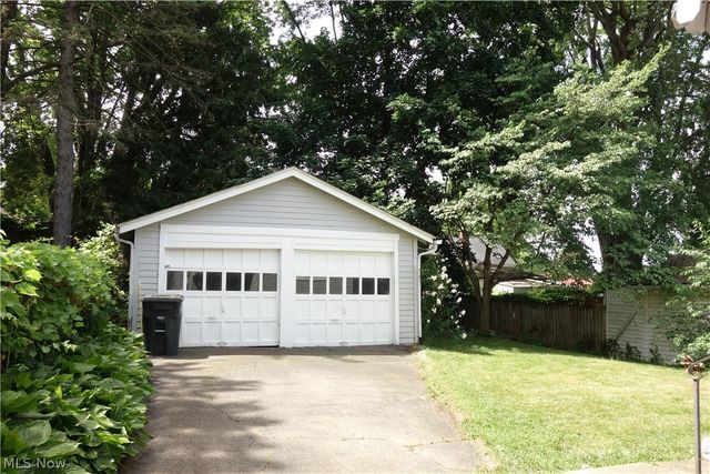 34 E Rosewood Avenue, Akron, OH 44301