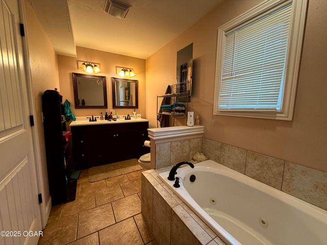 3132 Jefferson Avenue, Joplin, MO 64804