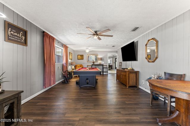 1618 HAMMOND Boulevard, Jacksonville, FL 32221