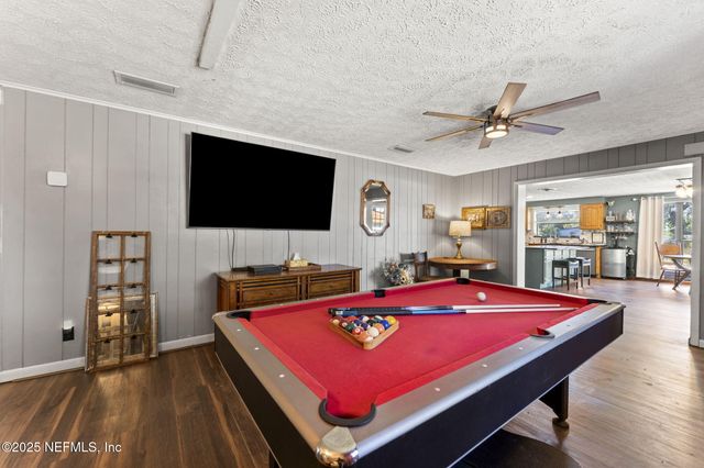 1618 HAMMOND Boulevard, Jacksonville, FL 32221