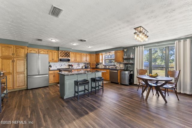 1618 HAMMOND Boulevard, Jacksonville, FL 32221