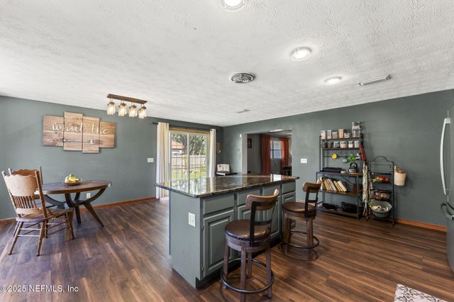 1618 HAMMOND Boulevard, Jacksonville, FL 32221