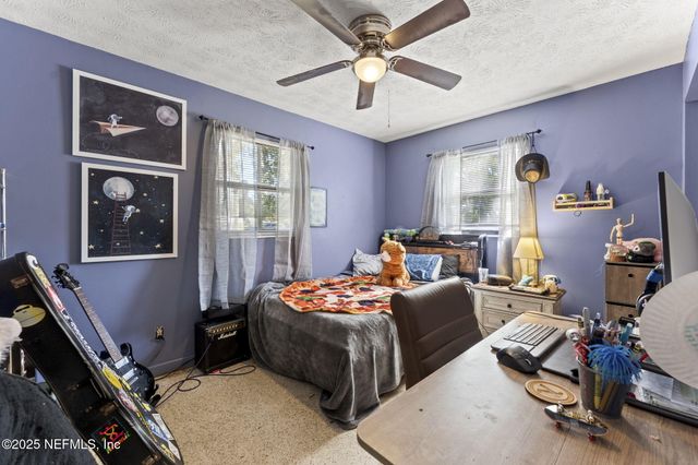 1618 HAMMOND Boulevard, Jacksonville, FL 32221