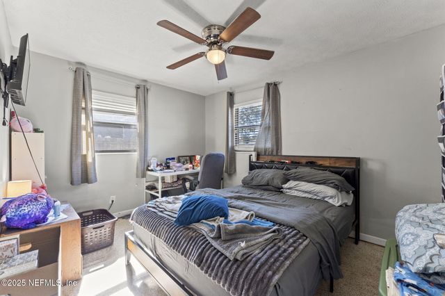 1618 HAMMOND Boulevard, Jacksonville, FL 32221