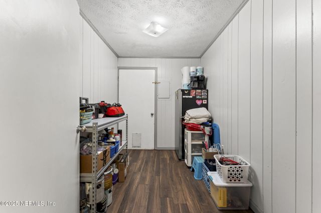 1618 HAMMOND Boulevard, Jacksonville, FL 32221