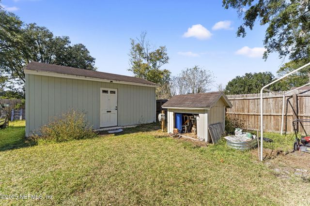 1618 HAMMOND Boulevard, Jacksonville, FL 32221