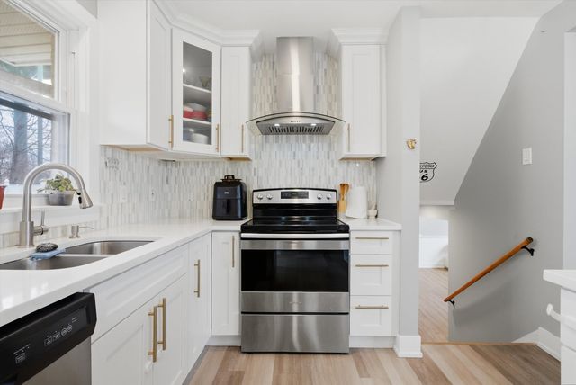 10345 Barnard Drive, Chicago Ridge, IL 60415