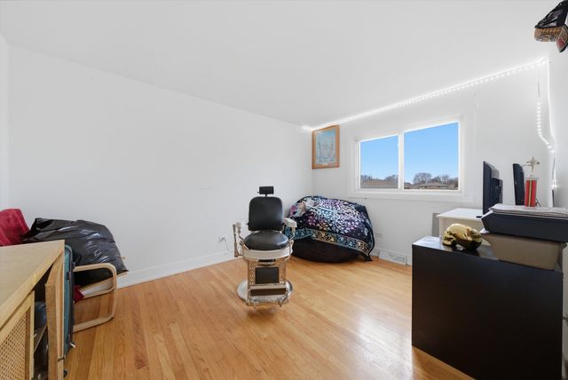 10345 Barnard Drive, Chicago Ridge, IL 60415