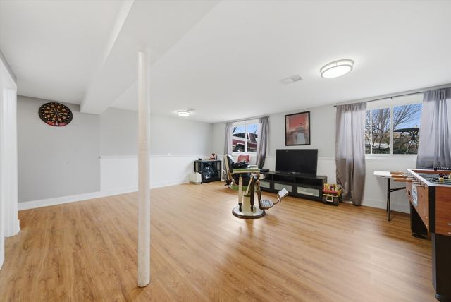 10345 Barnard Drive, Chicago Ridge, IL 60415