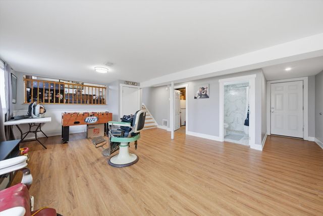 10345 Barnard Drive, Chicago Ridge, IL 60415