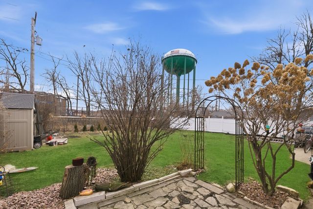 10345 Barnard Drive, Chicago Ridge, IL 60415