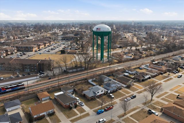 10345 Barnard Drive, Chicago Ridge, IL 60415