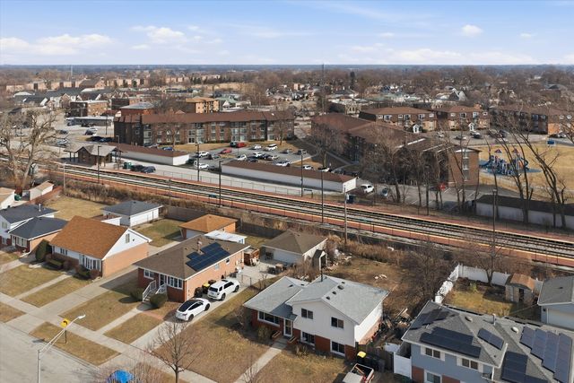 10345 Barnard Drive, Chicago Ridge, IL 60415