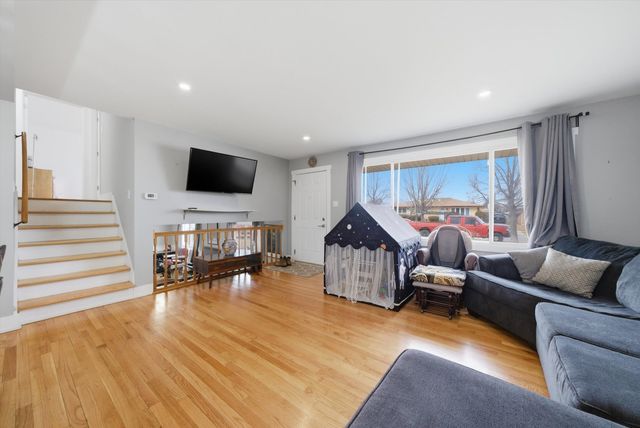 10345 Barnard Drive, Chicago Ridge, IL 60415