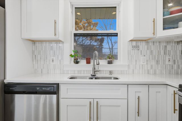 10345 Barnard Drive, Chicago Ridge, IL 60415