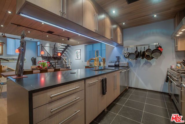 663 Brooks Avenue, Venice (los Angeles), CA 90291