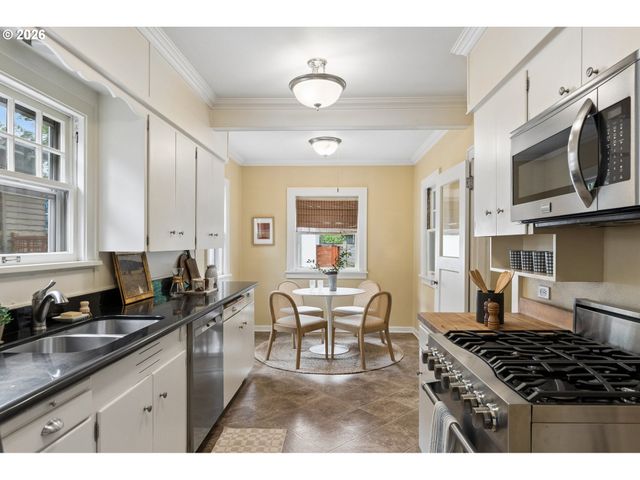 2804 Ne 26TH Ave, Portland, OR 97212