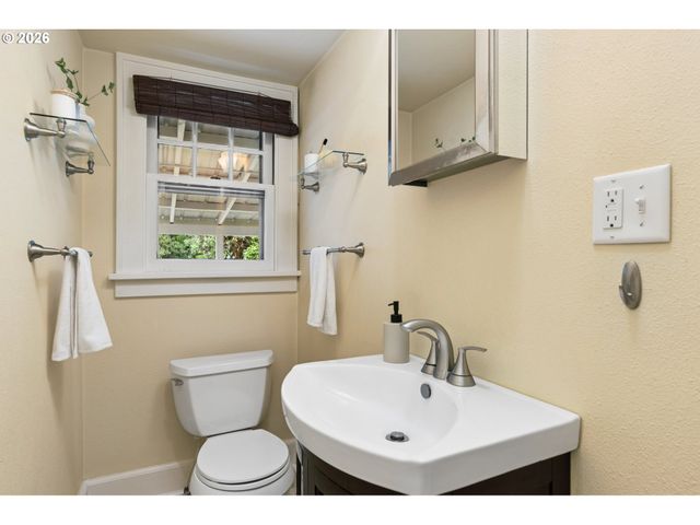 2804 Ne 26TH Ave, Portland, OR 97212