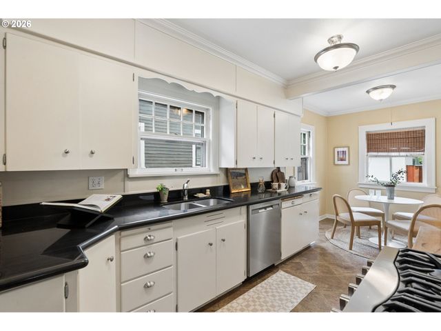 2804 Ne 26TH Ave, Portland, OR 97212