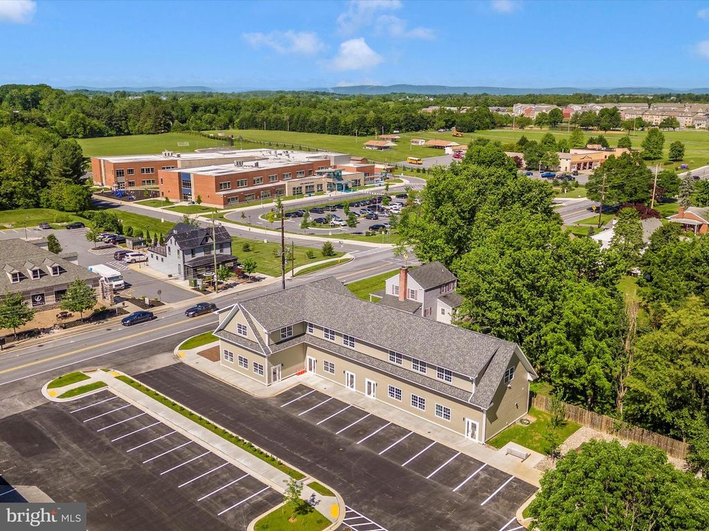 3535 URBANA PIKE #201, Frederick, MD 21704