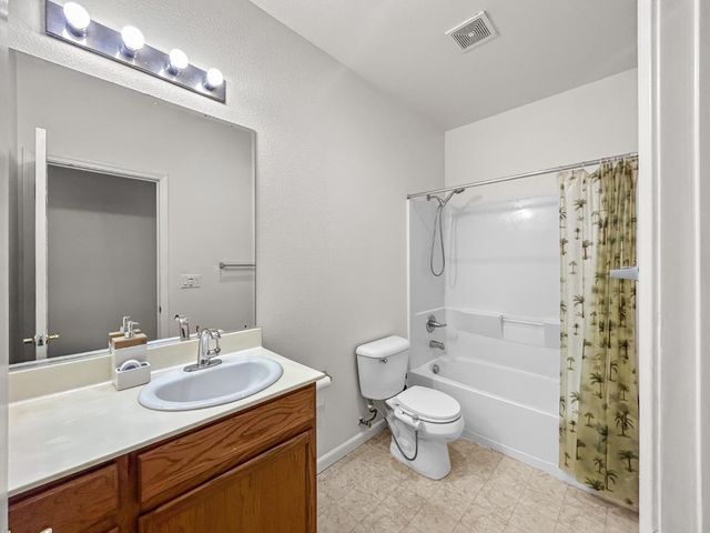 2312 S Bush Avenue, Fresno, CA 93727