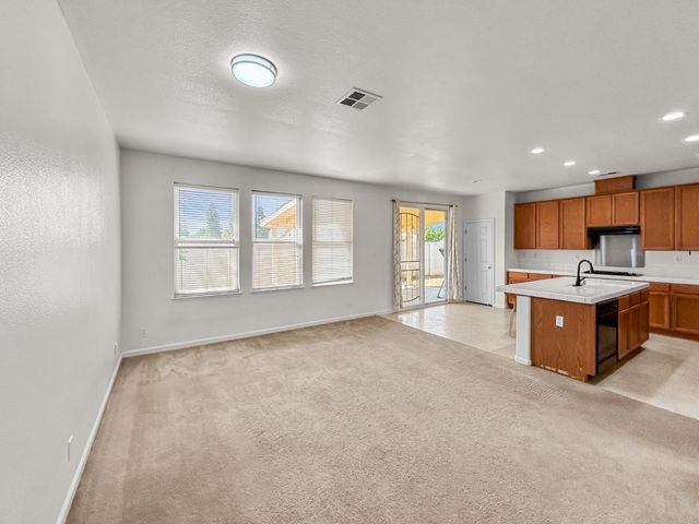 2312 S Bush Avenue, Fresno, CA 93727