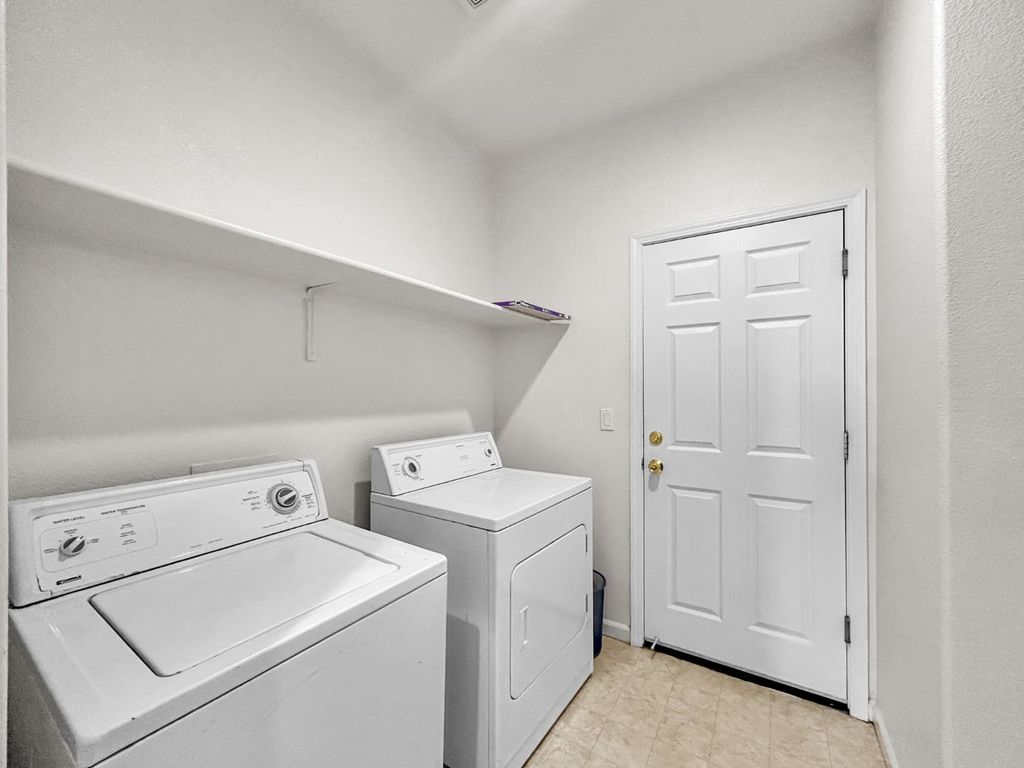 Image 19 of property listing at 2312 S Bush Avenue, Fresno, CA 93727