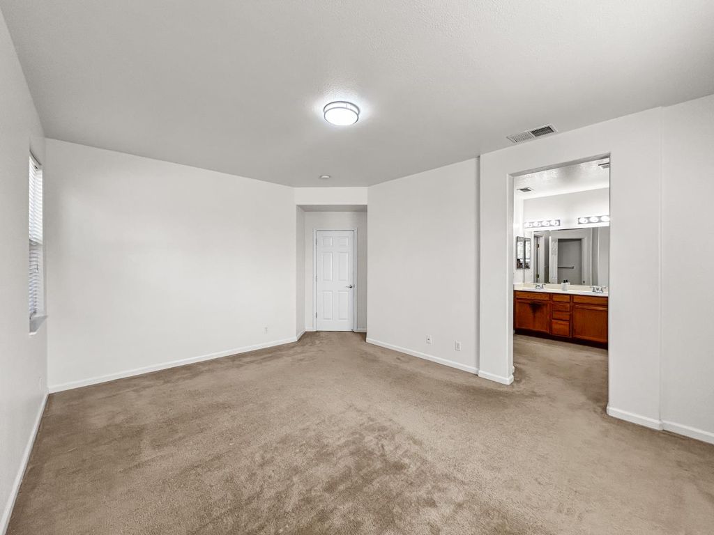 Image 21 of property listing at 2312 S Bush Avenue, Fresno, CA 93727