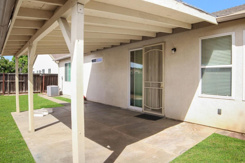 Image 25 of property listing at 2312 S Bush Avenue, Fresno, CA 93727