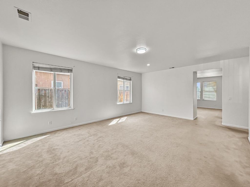 Image 6 of property listing at 2312 S Bush Avenue, Fresno, CA 93727