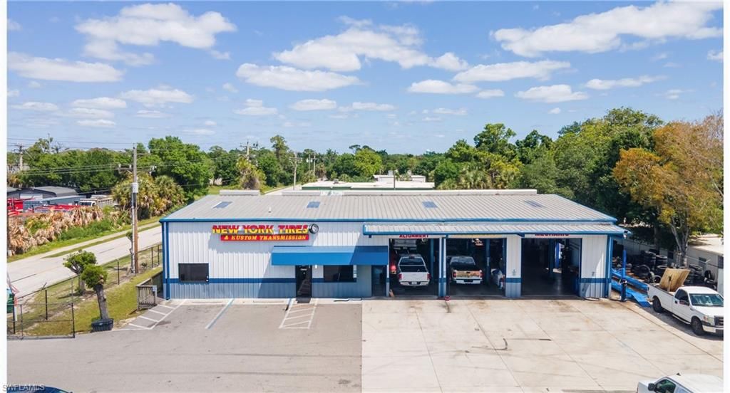 236 Pondella RD, NORTH FORT MYERS, FL 33903 — exterior