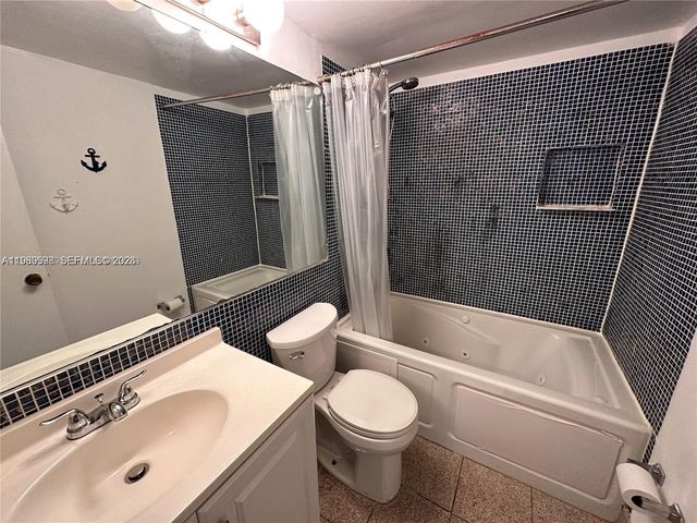 253 S Cypress Rd 214, Pompano Beach, FL 33060