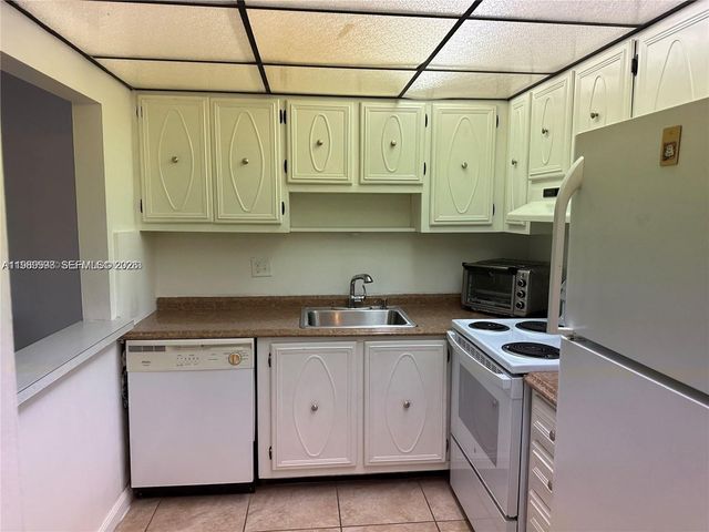 253 S Cypress Rd 214, Pompano Beach, FL 33060