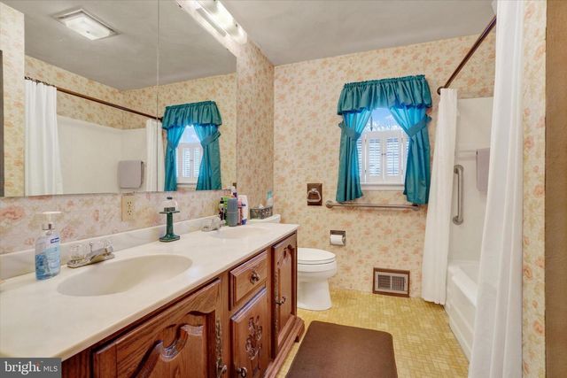 454 HIGHLAND RD, Red Lion, PA 17356