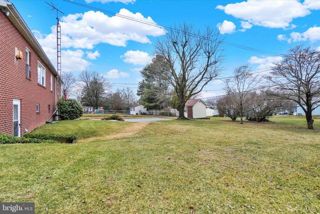 454 HIGHLAND RD, Red Lion, PA 17356