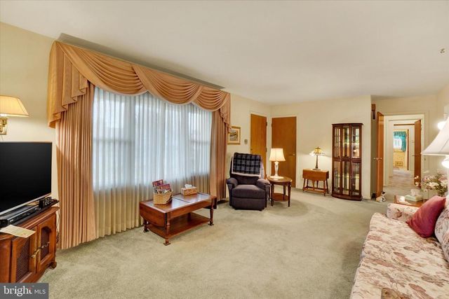 454 HIGHLAND RD, Red Lion, PA 17356