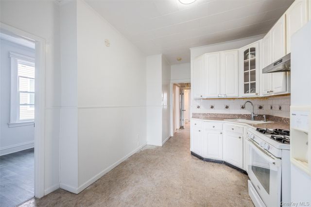 7824 68th Road, Middle Village, NY 11379