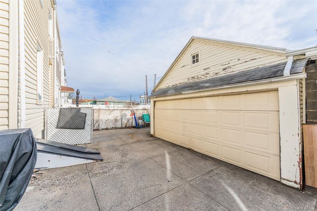 7824 68th Road, Middle Village, NY 11379