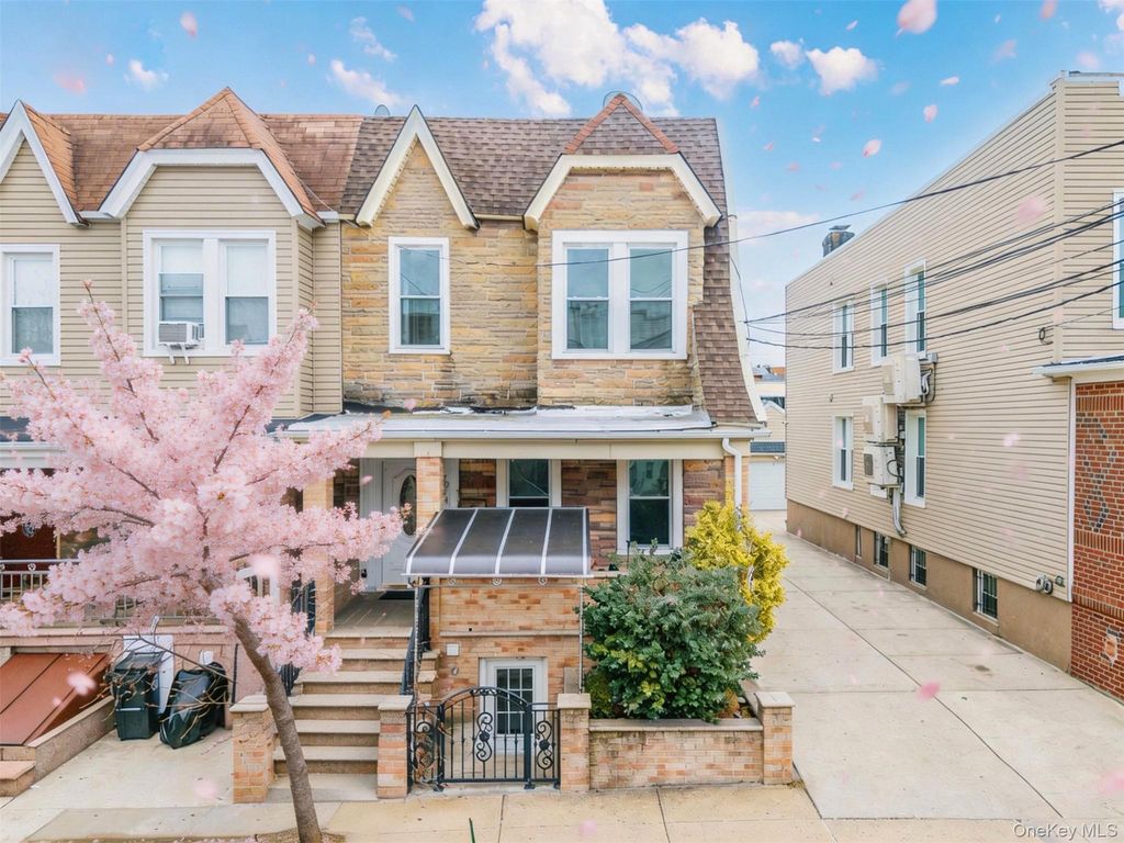 7824 68th Road, Middle Village, NY 11379