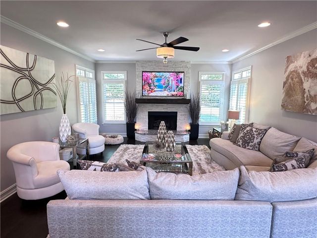 370 Oxford Meadow Run, Alpharetta, GA 30004