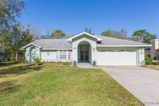 83 Oak Village Boulevard, Homosassa, FL 34446