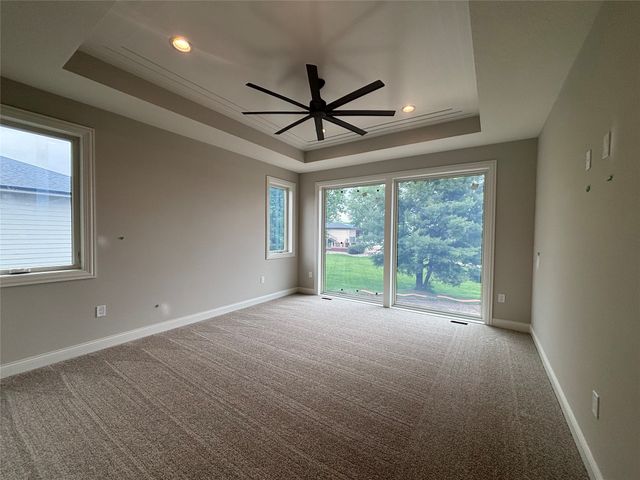 15801 Hickory Drive, Urbandale, IA 50323