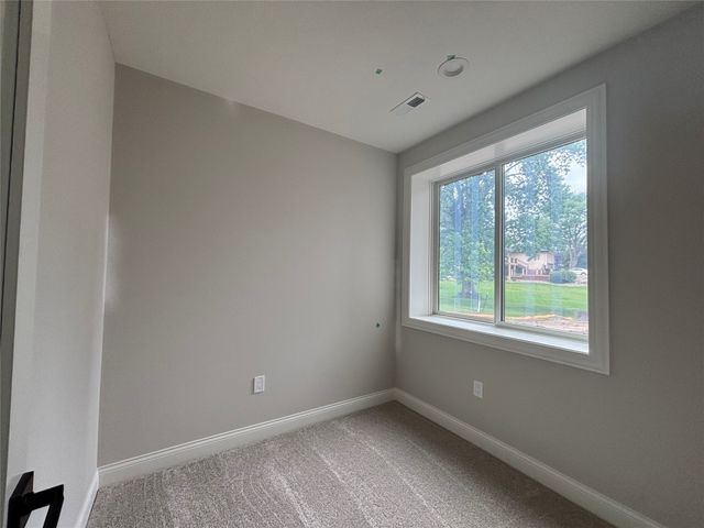 15801 Hickory Drive, Urbandale, IA 50323