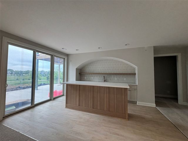 15801 Hickory Drive, Urbandale, IA 50323