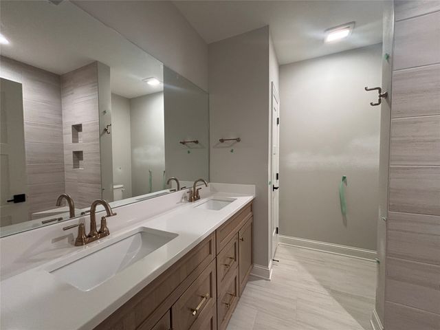 15801 Hickory Drive, Urbandale, IA 50323